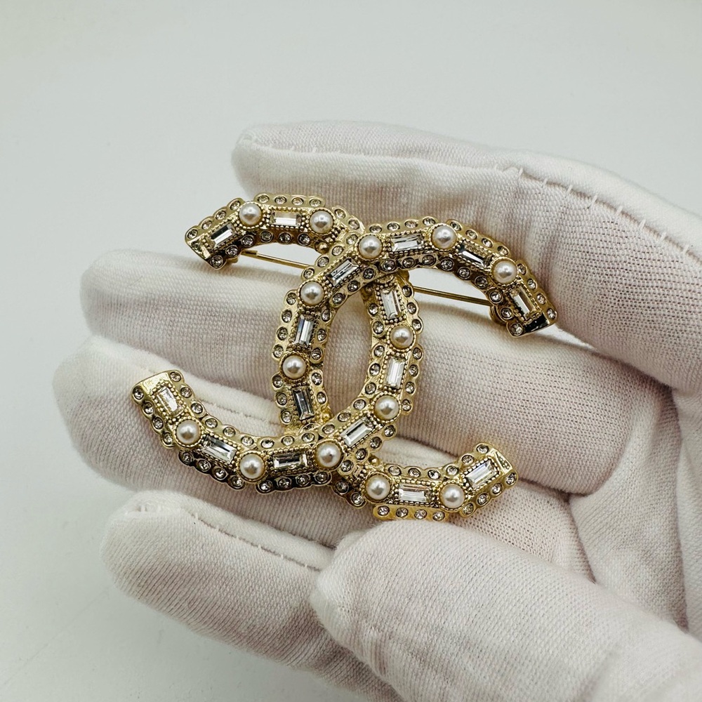 Chanel Pearl Crystal Brooch Vintage